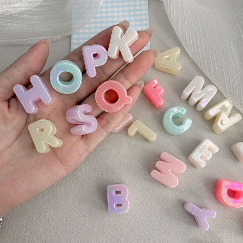 Jewelry Making Tutorials - Bonbonfarbene 20mm Schillernde Acryl-Buchstabenperlen DIY-Set Alphabetperlen
